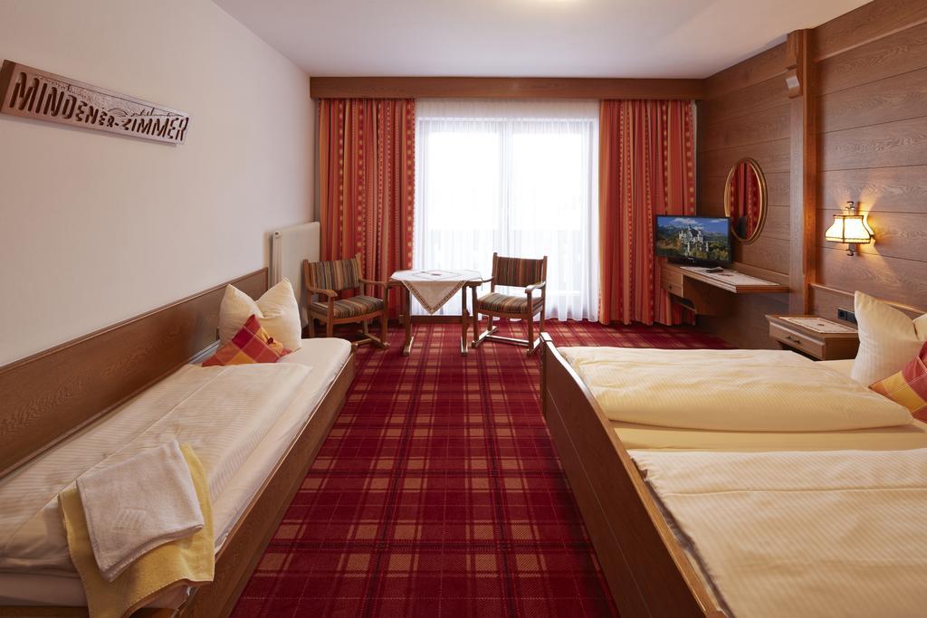 Alpenmotel Saeuling Pinswang Room photo